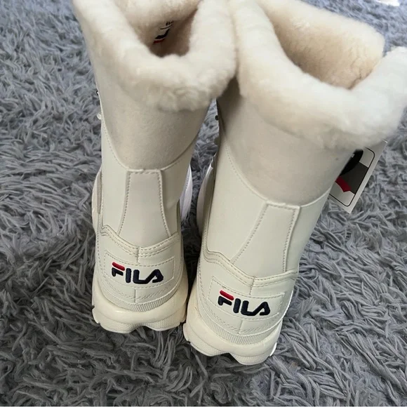 NWT FILA Women's White Winter Boots - Picture 3 of 8